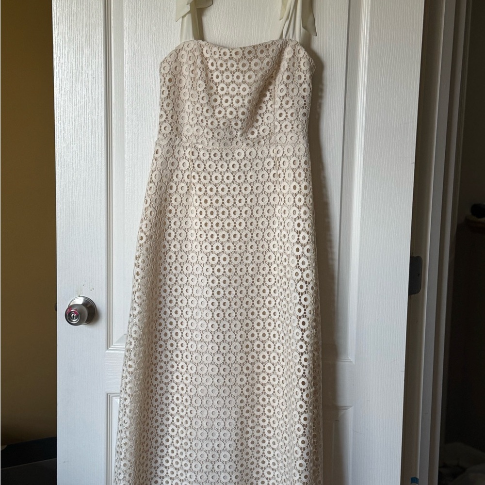 Elegant Cream Lace Dress